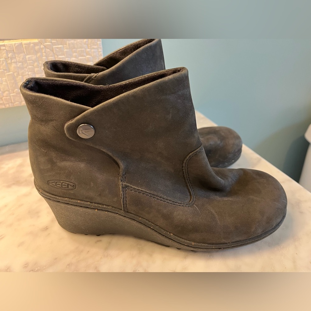 Keen Women's Gray Wedge Boots
